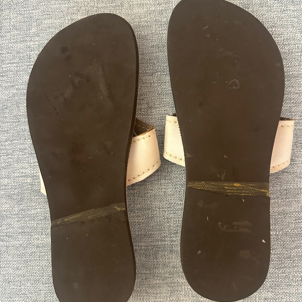 Kino White Sandals in White - Picture 5 of 8